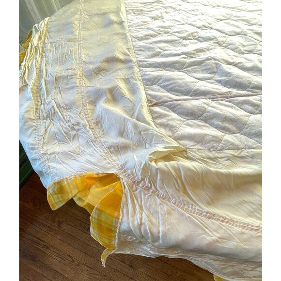 Vintage 70s quilted bedspread, yellow checkered, ruffled satin bed cover, twin - Picture 6 of 9